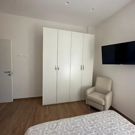 House Giulia Apartman *